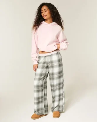 Pantaloni largi din flanelă
