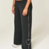 Pantaloni largi Gilly Hicks Active Recharge cu vârf în formă de inimă Pantaloni largi Gilly Hicks Active Recharge cu vârf în formă de inimă