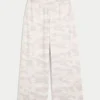Pantaloni largi Gilly Hicks Active Recharge cu vârf în formă de inimă Pantaloni largi Gilly Hicks Active Recharge cu vârf în formă de inimă