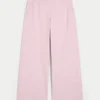 Pantaloni largi Gilly Hicks Active Recharge cu vârf în formă de inimă Pantaloni largi Gilly Hicks Active Recharge cu vârf în formă de inimă