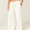 Pantaloni largi și confortabili Gilly Hicks Pantaloni largi și confortabili Gilly Hicks
