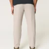 Pantaloni relaxați, conici, pentru toată ziua Pantaloni relaxați, conici, pentru toată ziua