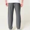 Pantaloni relaxați, conici, pentru toată ziua Pantaloni relaxați, conici, pentru toată ziua