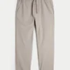 Pantaloni relaxați, conici, pentru toată ziua Pantaloni relaxați, conici, pentru toată ziua