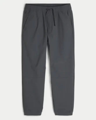 Pantaloni relaxați, evazați