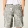 Pantaloni scurți camuflați cu talie joasă Pantaloni scurți camuflați cu talie joasă