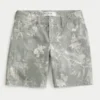 Pantaloni scurți camuflați cu talie joasă Pantaloni scurți camuflați cu talie joasă