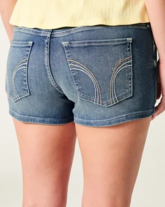 Pantaloni scurți cu talie joasă și spălare medie