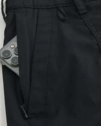 Pantaloni scurți de golf răcoriți, deasupra genunchiului