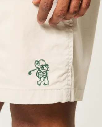 Pantaloni scurți de golf răcoriți, deasupra genunchiului