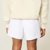 Pantaloni scurți din amestec de in și seersucker, până la jumătatea coapsei Pantaloni scurți din amestec de in și seersucker, până la jumătatea coapsei