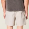 Pantaloni scurți din amestec de in, până la jumătatea coapsei Pantaloni scurți din amestec de in, până la jumătatea coapsei