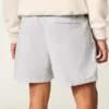 Pantaloni scurți din amestec de in, până la jumătatea coapsei, cu elastic Pantaloni scurți din amestec de in, până la jumătatea coapsei, cu elastic