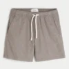 Pantaloni scurți din amestec de in, până la jumătatea coapsei, cu elastic