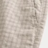 Pantaloni scurți din amestec de in, până la jumătatea coapsei, cu elastic