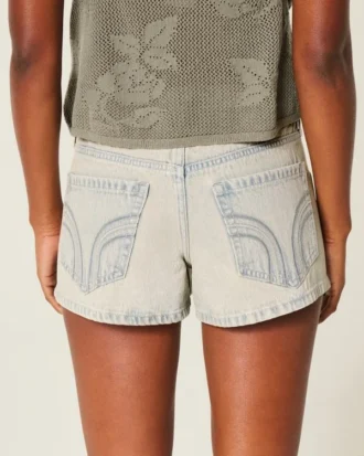 Pantaloni scurți din denim cu talie joasă și spălare deschisă