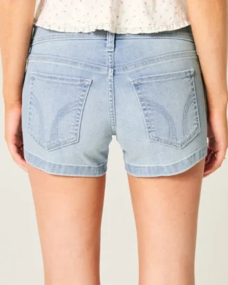 Pantaloni scurți din denim cu talie joasă și spălare deschisă