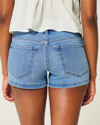 Pantaloni scurți din denim cu talie joasă și spălare medie