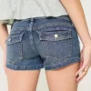 Pantaloni scurți din denim cu talie joasă și spălare medie Pantaloni scurți din denim cu talie joasă și spălare medie