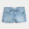Pantaloni scurți din denim cu talie joasă, în nuanță deschisă, brodați cu flori Pantaloni scurți din denim cu talie joasă, în nuanță deschisă, brodați cu flori