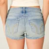 Pantaloni scurți din denim cu talie ultra joasă și spălare medie Pantaloni scurți din denim cu talie ultra joasă și spălare medie