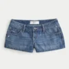 Pantaloni scurți din denim cu talie ultra joasă, spălați mediu, cu aspect uzat Pantaloni scurți din denim cu talie ultra joasă, spălați mediu, cu aspect uzat