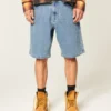 Pantaloni scurți din denim largi, cu logo brodat Pantaloni scurți din denim largi, cu logo brodat