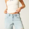 Pantaloni scurți din denim largi, cu talie joasă și spălare deschisă, 5″ Pantaloni scurți din denim largi, cu talie joasă și spălare deschisă, 5″
