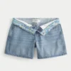 Pantaloni scurți din denim largi, cu talie joasă, spălare medie, pliabili 5″ Pantaloni scurți din denim largi, cu talie joasă, spălare medie, pliabili 5″