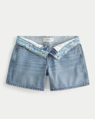Pantaloni scurți din denim largi, cu talie joasă, spălare medie, pliabili 5″ Pantaloni scurți din denim largi, cu talie joasă, spălare medie, pliabili 5″