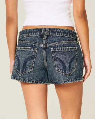 Pantaloni scurți din denim închiși la culoare, cu talie joasă Pantaloni scurți din denim închiși la culoare, cu talie joasă