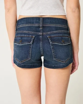 Pantaloni scurți din denim închiși la culoare, cu talie joasă Pantaloni scurți din denim închiși la culoare, cu talie joasă