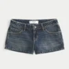 Pantaloni scurți din denim închiși la culoare, cu talie joasă Pantaloni scurți din denim închiși la culoare, cu talie joasă