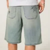 Pantaloni scurți din denim super largi cu broderie Spider Pantaloni scurți din denim super largi cu broderie Spider