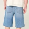 Pantaloni scurți din denim super largi, sub genunchi, spălare medie Pantaloni scurți din denim super largi, sub genunchi, spălare medie