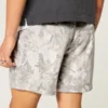 Pantaloni scurți din fleece largi, până la jumătatea coapsei, cu imprimeu camuflaj Pantaloni scurți din fleece largi, până la jumătatea coapsei, cu imprimeu camuflaj