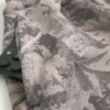 Pantaloni scurți din fleece largi, până la jumătatea coapsei, cu imprimeu camuflaj Pantaloni scurți din fleece largi, până la jumătatea coapsei, cu imprimeu camuflaj