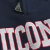 Pantaloni scurți din fleece până la jumătatea coapsei cu grafică UConn Huskies Pantaloni scurți din fleece până la jumătatea coapsei cu grafică UConn Huskies