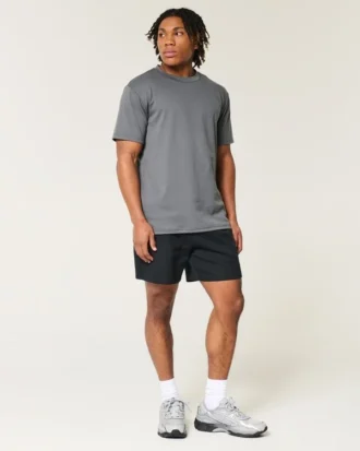 Pantaloni scurți din fleece răcoriți până la jumătatea coapsei Pantaloni scurți din fleece răcoriți până la jumătatea coapsei