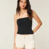 Pantaloni scurți din poplin cu buzunar floral în spate și talie joasă Pantaloni scurți din poplin cu buzunar floral în spate și talie joasă