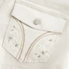 Pantaloni scurți din poplin cu buzunar floral în spate și talie joasă Pantaloni scurți din poplin cu buzunar floral în spate și talie joasă