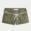 Pantaloni scurți din poplin cu talie joasă și șireturi Pantaloni scurți din poplin cu talie joasă și șireturi