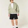 Pantaloni scurți din twill până la jumătatea coapsei Pantaloni scurți din twill până la jumătatea coapsei