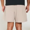 Pantaloni scurți hibrizi pentru activități sportive, până la jumătatea coapsei Pantaloni scurți hibrizi pentru activități sportive, până la jumătatea coapsei
