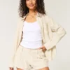 Pantaloni scurți Hollister Livvy din amestec de in, cu talie joasă, 3″ Pantaloni scurți Hollister Livvy din amestec de in, cu talie joasă, 3″