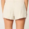 Pantaloni scurți Hollister Livvy din amestec de in, cu talie joasă, 3″ Pantaloni scurți Hollister Livvy din amestec de in, cu talie joasă, 3″