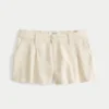 Pantaloni scurți Hollister Livvy din amestec de in, cu talie joasă, 3″ Pantaloni scurți Hollister Livvy din amestec de in, cu talie joasă, 3″