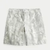 Pantaloni scurți largi, cu talie joasă, în stil camuflaj Pantaloni scurți largi, cu talie joasă, în stil camuflaj