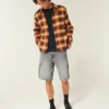 Pantaloni scurți largi din denim negru spălat Pantaloni scurți largi din denim negru spălat