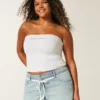 Pantaloni scurți mini din denim cu talie ultra joasă, spălare deschisă și dantelă Pantaloni scurți mini din denim cu talie ultra joasă, spălare deschisă și dantelă